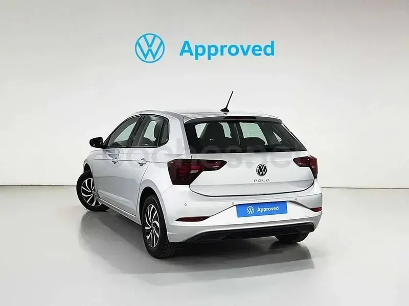 Usado VW Polo Life 95 CV (69 kW) 2024 Gris Utilitario
