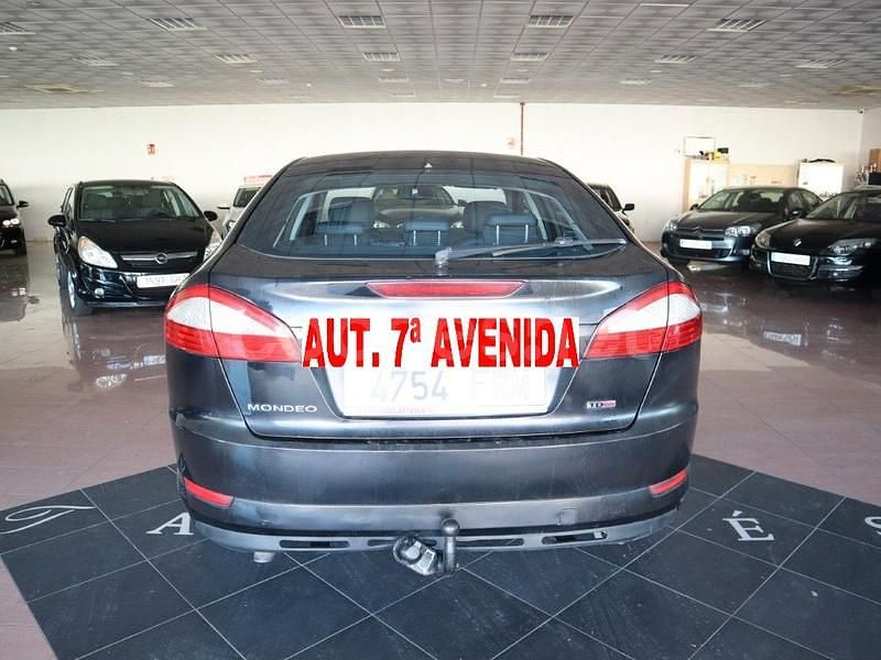 Usado Ford Mondeo Trend 140 CV (102 kW) 2008 Negro Berlina