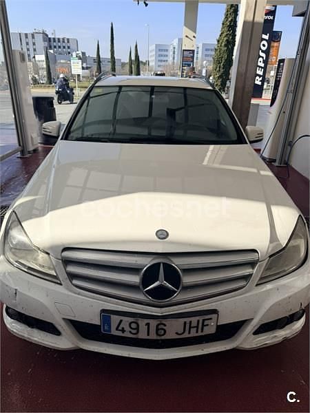 Usado Mercedes C180 120 CV (88 kW) 2015 Blanco Familiar