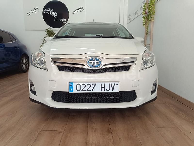 Blanco Usado 2012 Toyota Auris Hybrid Active Berlina | 8499 € (Buen precio) - Imagen 1/4