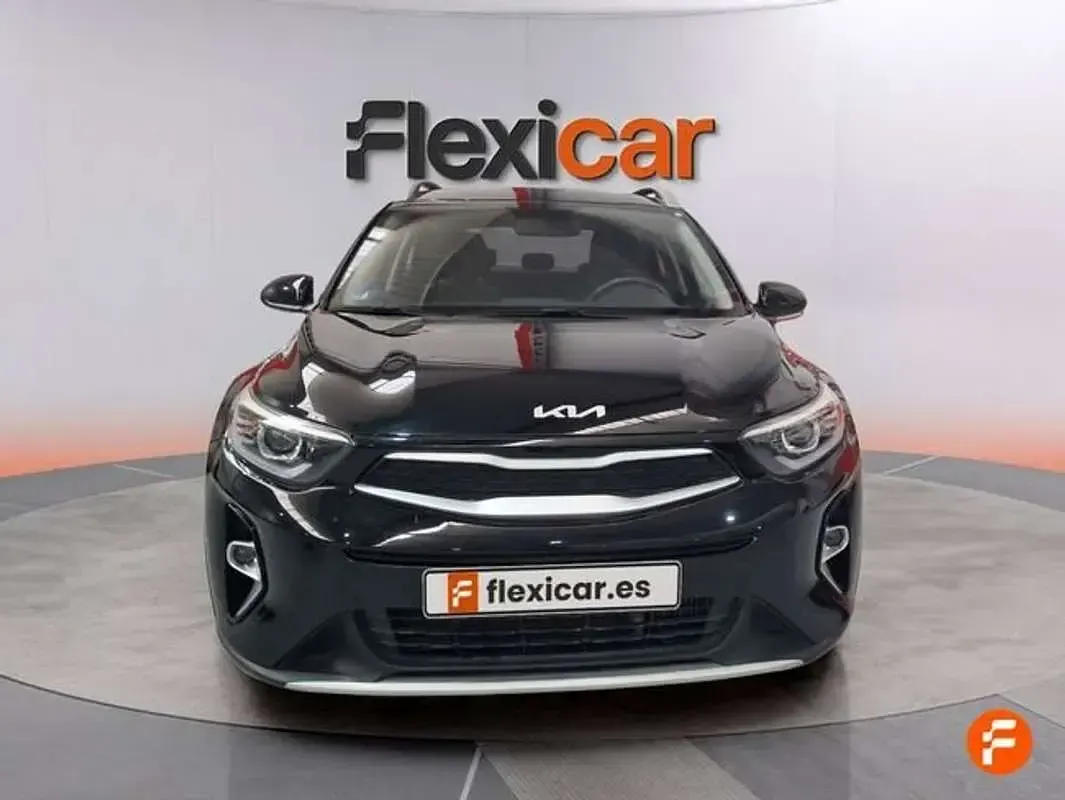 Usado Kia Stonic 101 CV (74 kW) 2021 Negro SUV