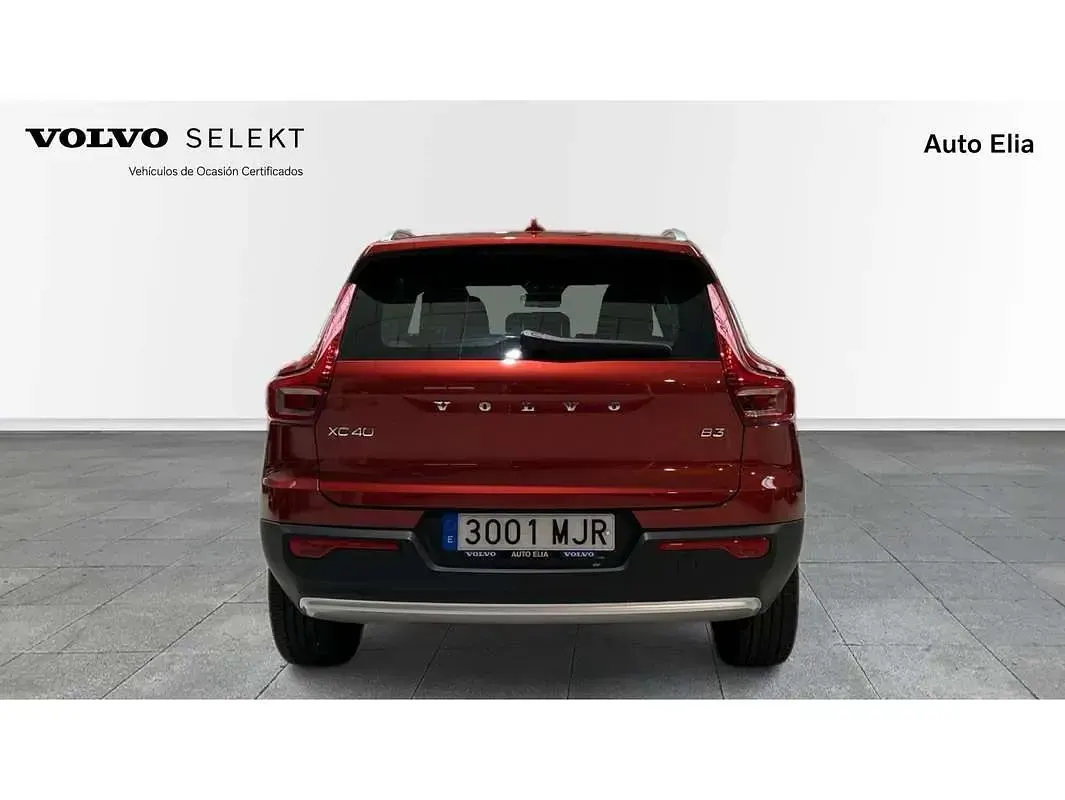 Usado Volvo XC40 Core 2023 Rojo SUV