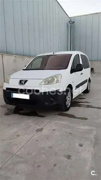 Usado Peugeot Partner Tepee 90 CV (66 kW) 2009 Blanco Monovolumen