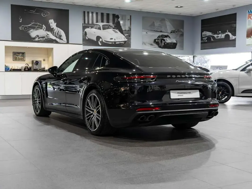 Usado Porsche Panamera Turbo 549 CV (403 kW) 2020 Negro Berlina