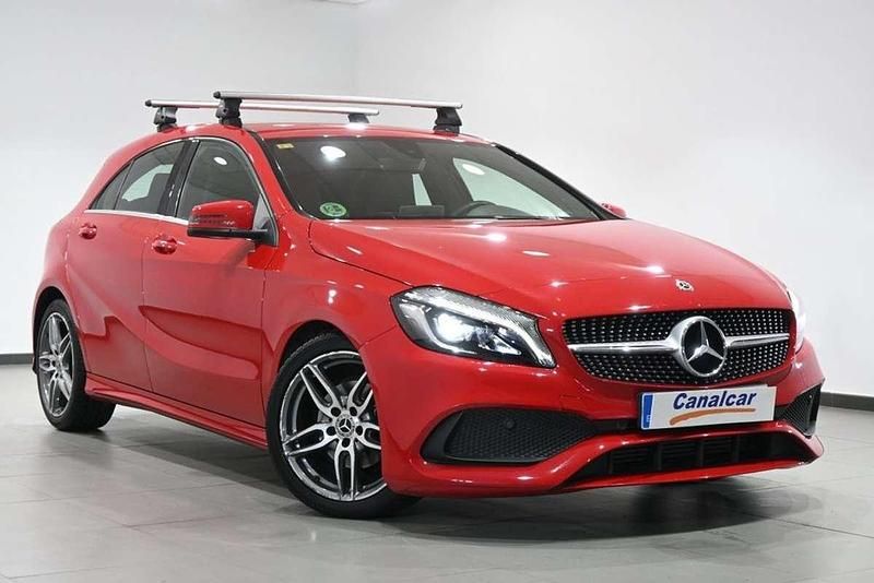 Usado Mercedes A180 122 CV (89 kW) 2018 Rojo Utilitario