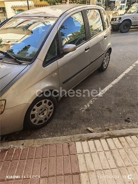 Usado Fiat Idea Active 77 CV (56 kW) 2005 Gris / plata Monovolumen