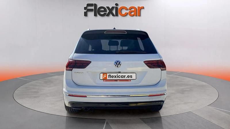 Usado VW Tiguan Sportline 150 CV (110 kW) 2019 Blanco SUV