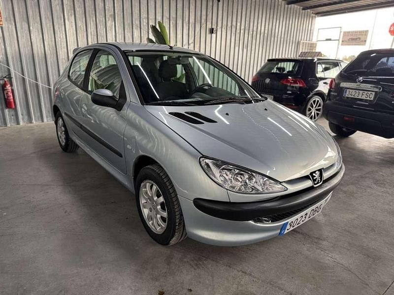 Usado Peugeot 206 75 CV (55 kW) 2005 Azul Utilitario