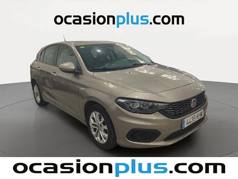 Usado Fiat Tipo Easy 95 CV (69 kW) 2018 Beige Utilitario
