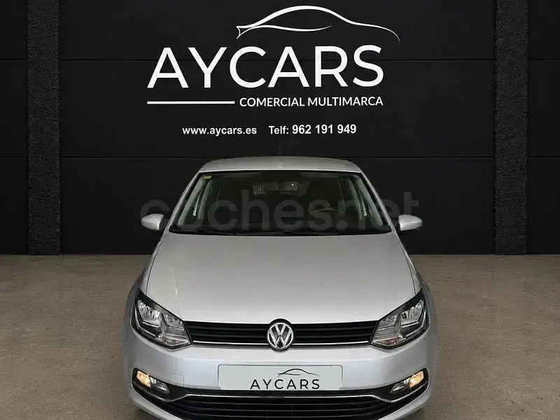 Usado VW Polo Advance 90 CV (66 kW) 2015 Gris / plata Berlina