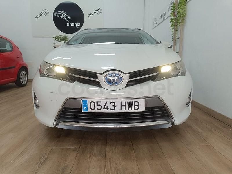 Blanco Usado 2014 Toyota Auris Hybrid Advance Familiar | 7999 € (Precio justo) - Imagen 1/4