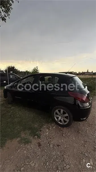 Usado Peugeot 308 Sport 90 CV (66 kW) 2009 Negro Berlina