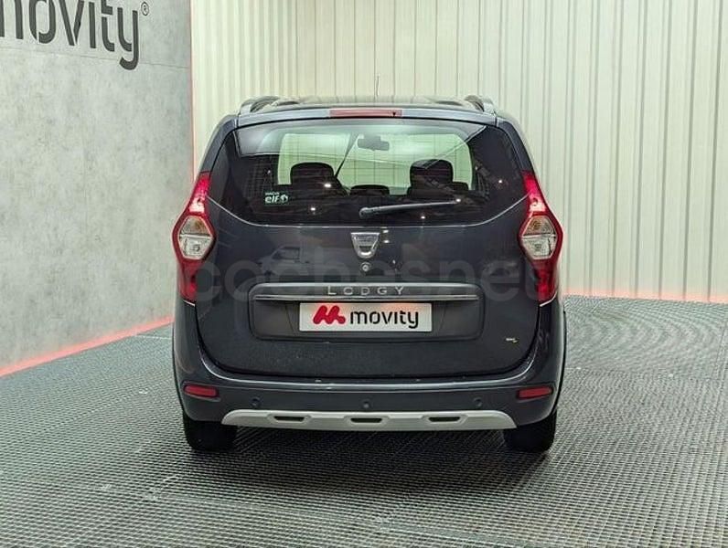 Usado Dacia Lodgy Comfort 115 CV (84 kW) 2020 Gris / plata Monovolumen