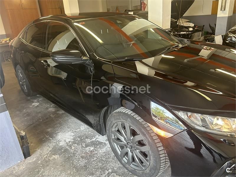 Negro Usado 2018 Honda Civic Executive Berlina | 15.500 € (Precio justo) - Imagen 1/4