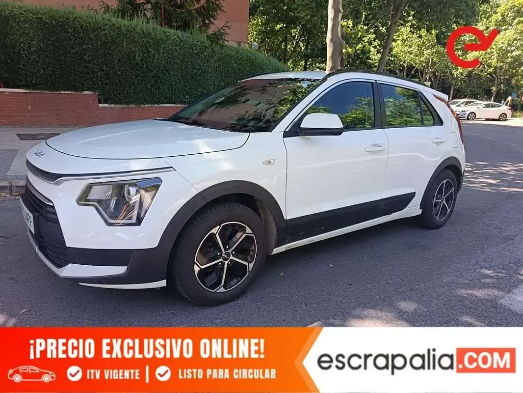 Usado Kia Niro 141 CV (103 kW) 2023 Blanco SUV