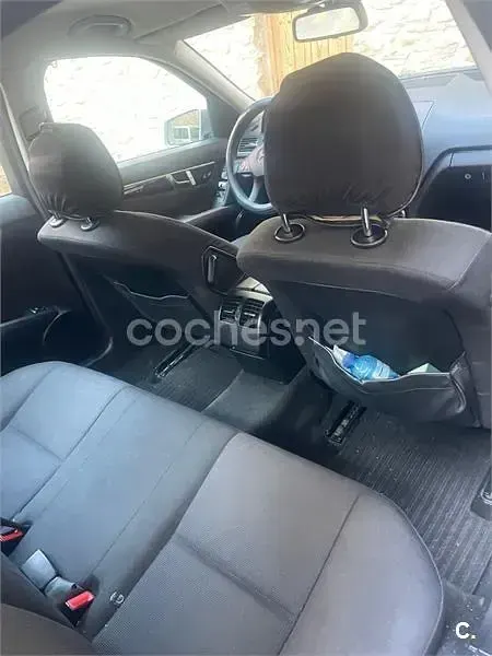 Usado Mercedes C200 136 CV (100 kW) 2011 Gris / plata Berlina