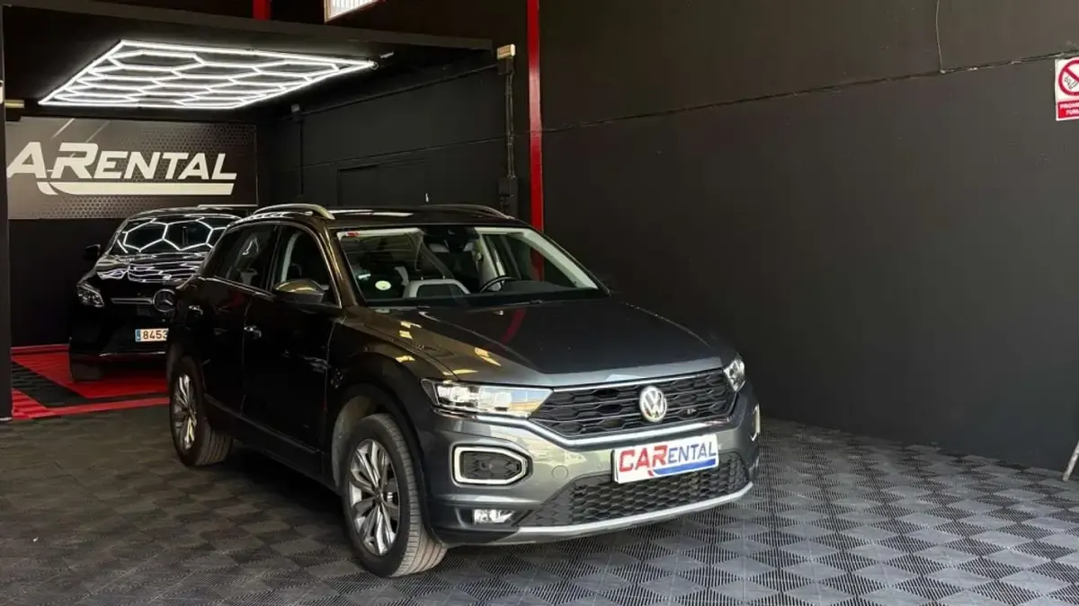 Usado VW T-Roc Advance 150 CV (110 kW) 2019 Gris SUV