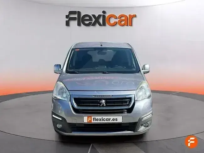 Usado Peugeot Partner Tepee Outdoor 100 CV (73 kW) 2017 Gris Monovolumen