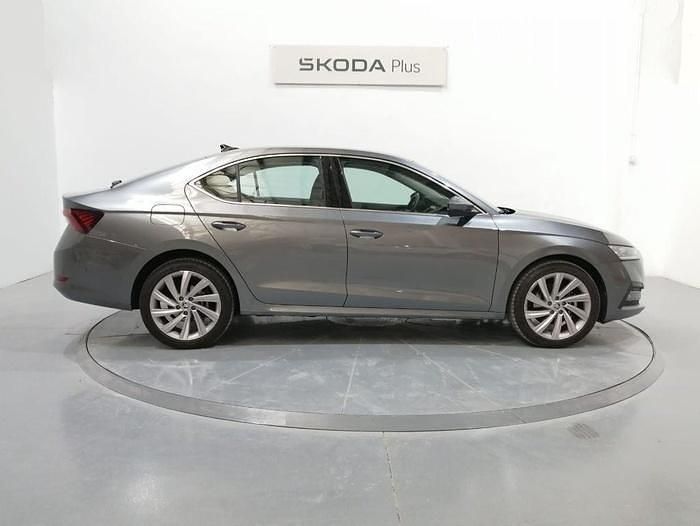 Usado Skoda Octavia Style 204 CV (150 kW) 2025 Gris