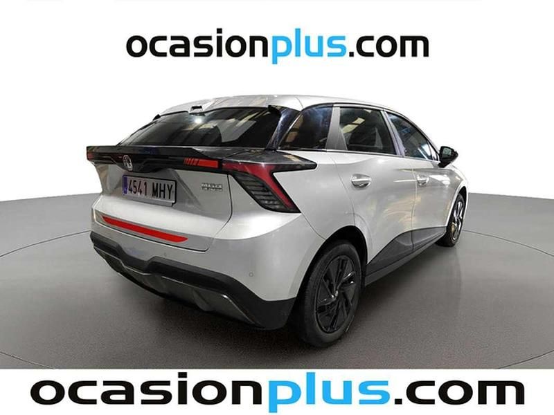 Usado MG MG4 EV 125 kW (170 CV) 2023 Plateado Utilitario