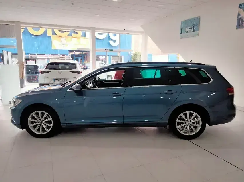 Używany VW Passat Advance 150 KM (110 kW) 2017 Niebieski Kombi