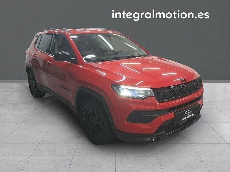 Usado Jeep Compass Night Eagle 130 CV (95 kW) 2022 Rojo SUV