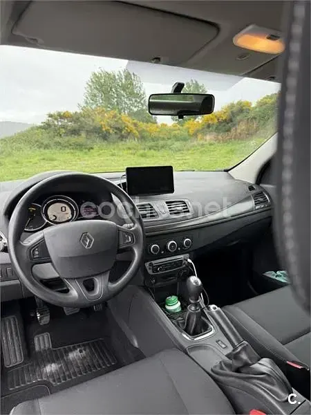 Usado Renault Mégane Life 95 CV (69 kW) 2014 Gris / plata Berlina