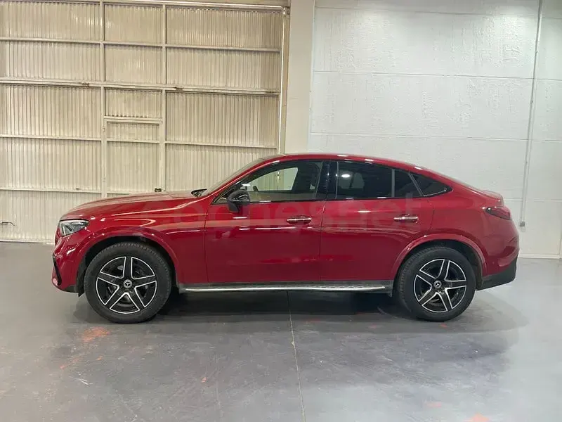 Usado Mercedes GLC220 197 CV (144 kW) 2024 Granate Coupe