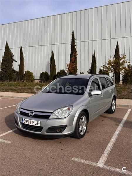 Usado Opel Astra Enjoy 100 CV (73 kW) 2007 Gris / plata Familiar