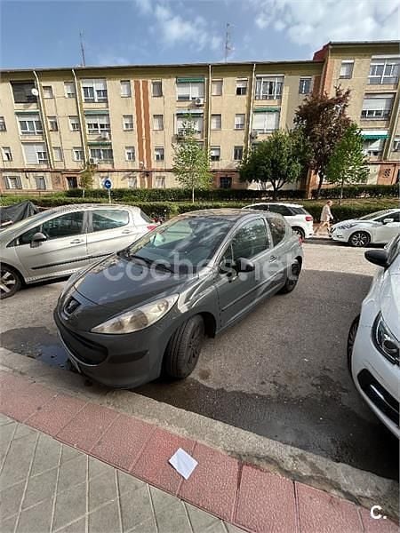 Usado Peugeot 207 70 CV (51 kW) 2007 Gris / plata Berlina
