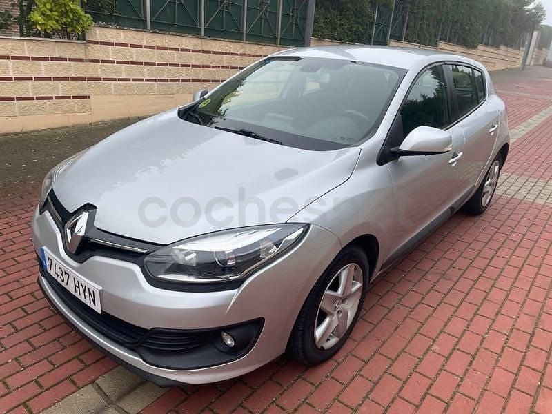 Usado Renault Mégane Bose Edition 110 CV (80 kW) 2015 Gris / plata Berlina