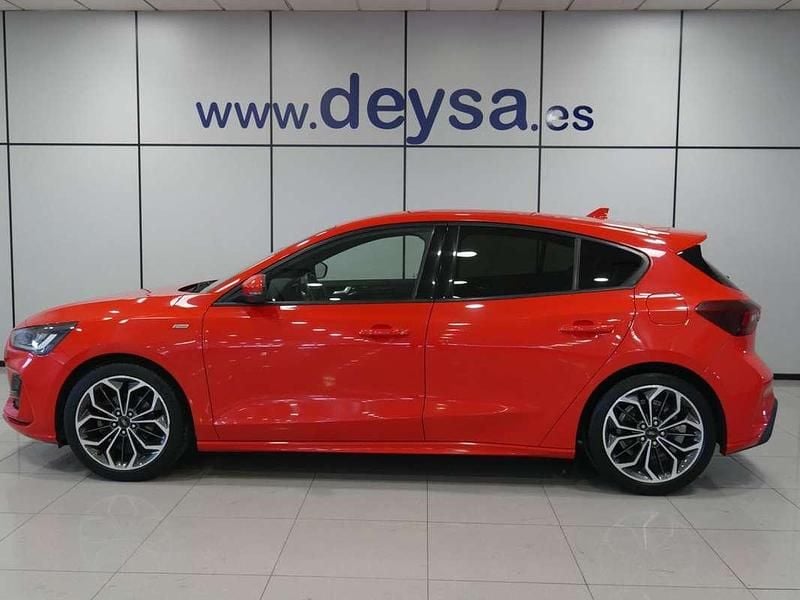 Usado Ford Focus ST-Line X 125 CV (91 kW) 2023 Rojo Utilitario