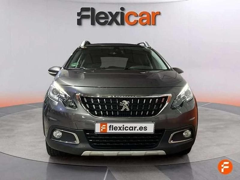 Usado Peugeot 2008 Allure 120 CV (88 kW) 2019 Gris SUV