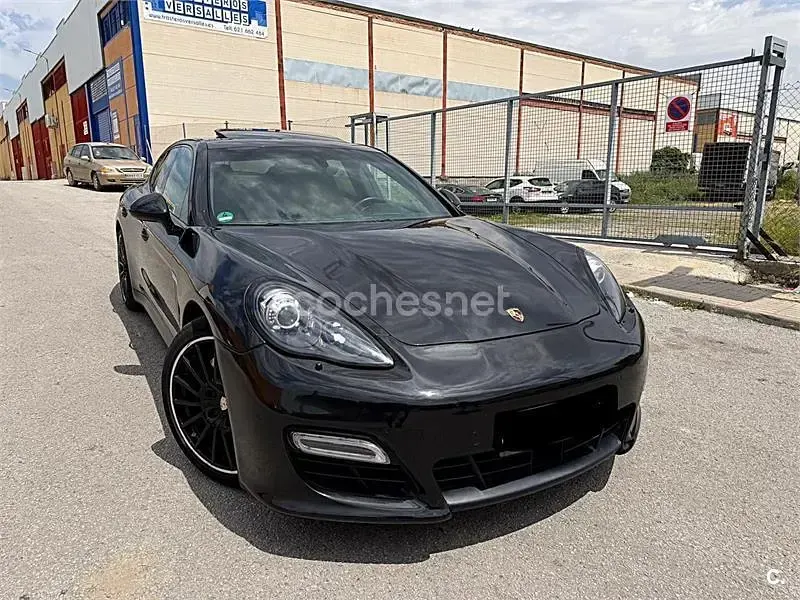 Käytetty Porsche Panamera 430 HP (316 kW) 2013 Musta Viistoperä