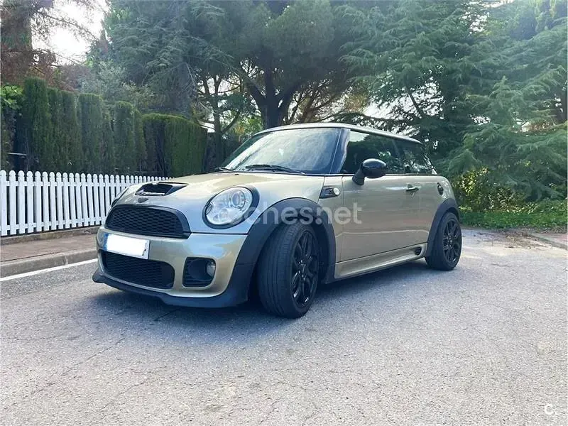 Usado Mini John Cooper Works 210 CV (154 kW) 2007 Gris / plata Utilitario