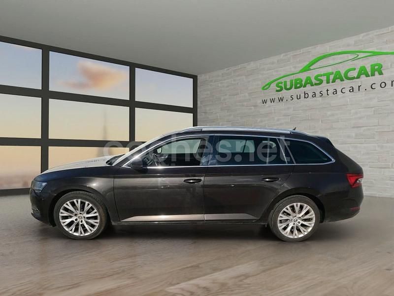Negro Usado 2021 Skoda Superb Style Familiar | 19.900 € (Precio justo) - Imagen 1/4
