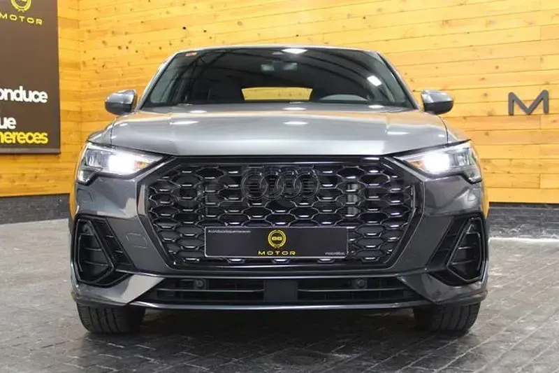 Usado Audi Q3 Sportback S-Line 245 CV (180 kW) 2022 Gris / plata SUV
