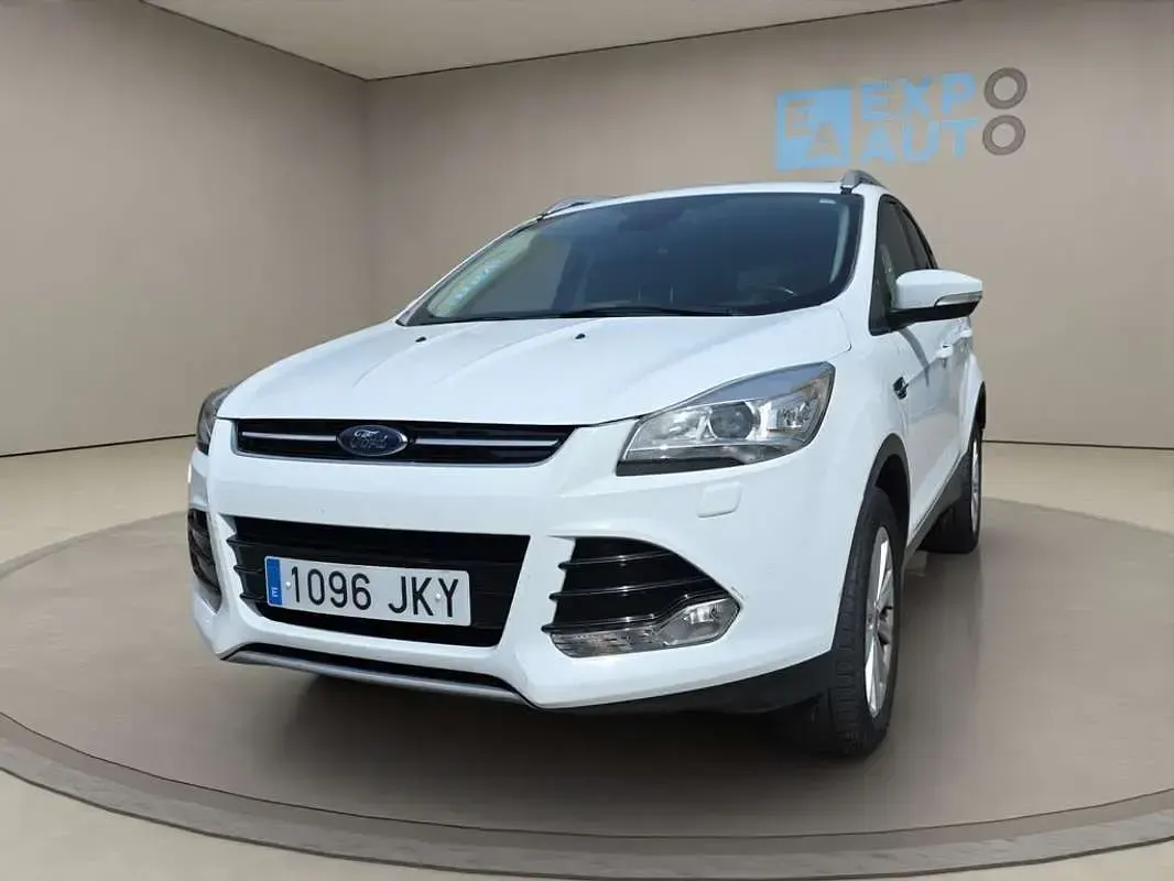 Używany Ford Kuga Titanium 120 KM (88 kW) 2015 Biały SUV