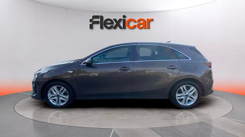 Usado Kia Ceed 100 CV (73 kW) 2020 Marrón Utilitario