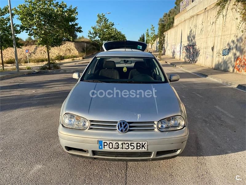 Gris / plata Usado 1998 VW Golf IV Highline Berlina | 2800 € (Un poco caro) - Imagen 1/4
