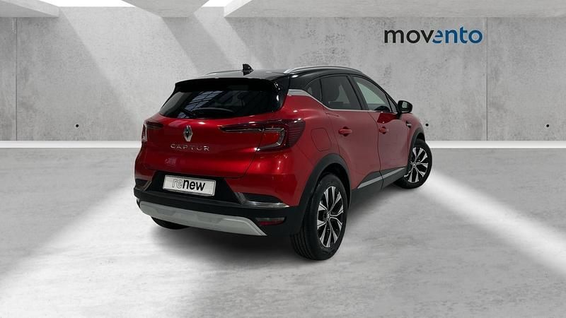 Usado Renault Captur Techno 90 HP (66 kW) 2023 Vermelho SUV