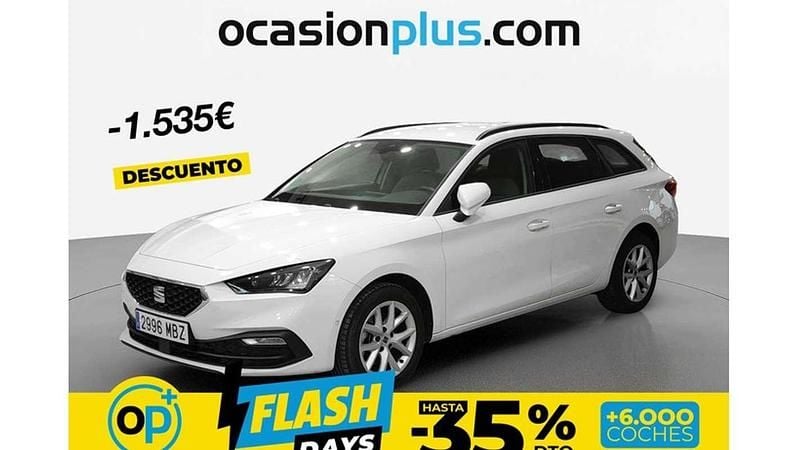 Usado Seat Leon ST Style 110 CV (80 kW) 2022 Blanco Familiar