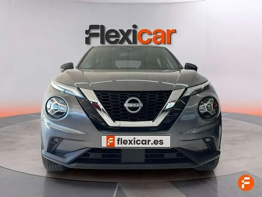 Begagnad Nissan Juke Acenta 114 HK (83 kW) 2024 Grå SUV