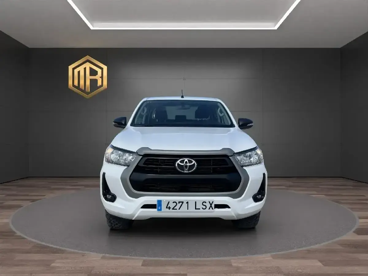 Usado Toyota HiLux 150 CV (110 kW) 2021 Blanco Pickup/Camioneta