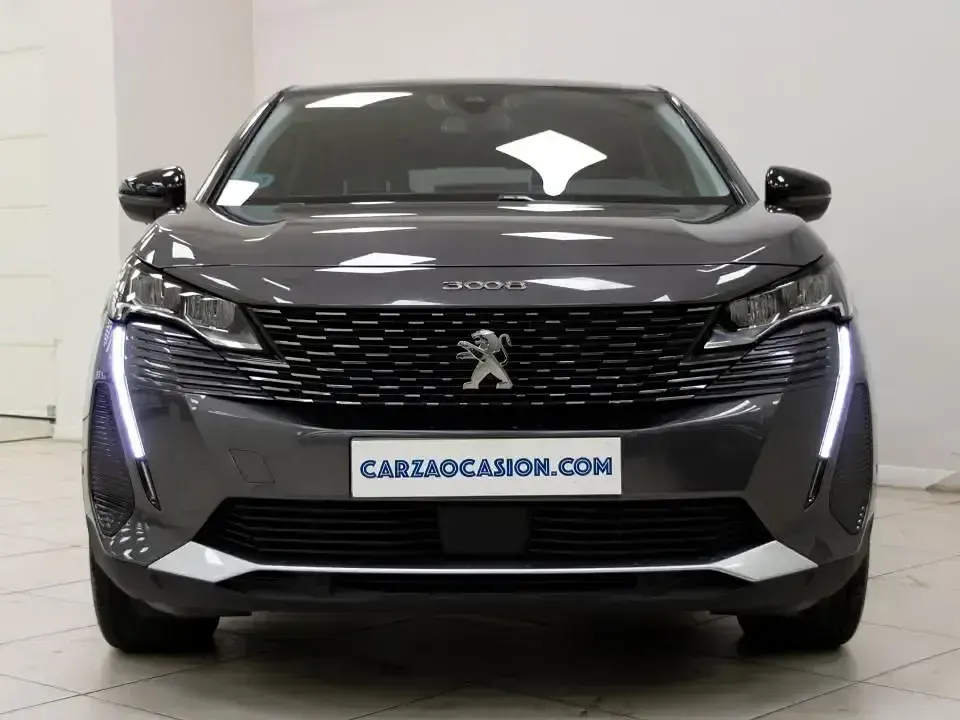 Usado Peugeot 3008 Active 130 CV (95 kW) 2022 Gris SUV