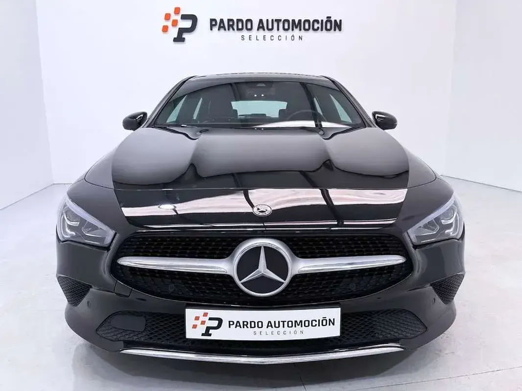Usado Mercedes CLA200 Shooting Brake 150 CV (110 kW) 2021 Negro Familiar