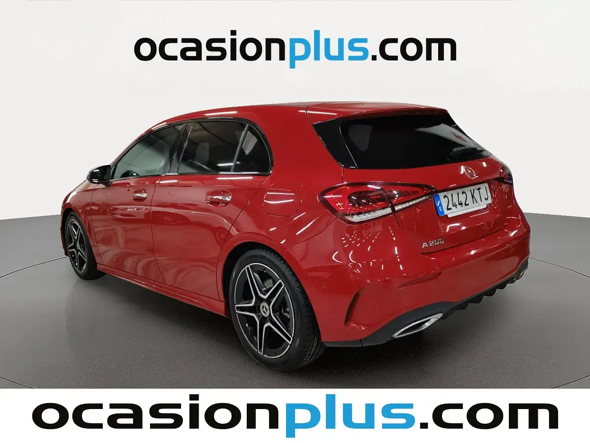 Usado Mercedes A200 AMG 163 CV (119 kW) 2019 Rojo Utilitario