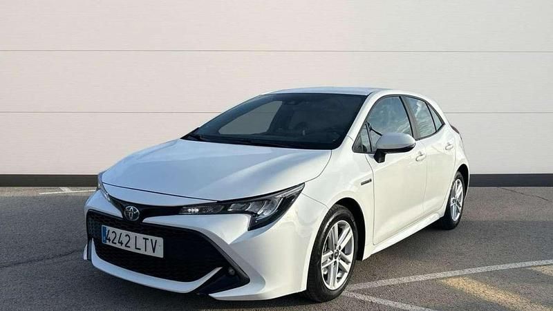 Usado Toyota Corolla Active 122 CV (89 kW) 2021 Blanco Berlina