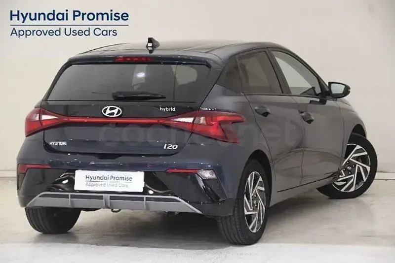 Usado Hyundai i20 100 CV (73 kW) 2025 Gris / plata Utilitario