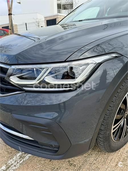 Usado VW Tiguan Sportline 150 CV (110 kW) 2021 Gris / plata SUV